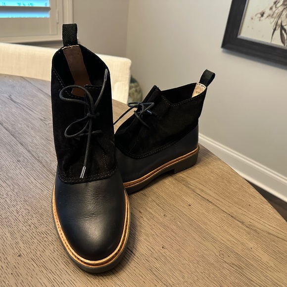 Clarks Black Trace Fawn Boots, size 9.5. New, never worn. - Picture 8 of 10